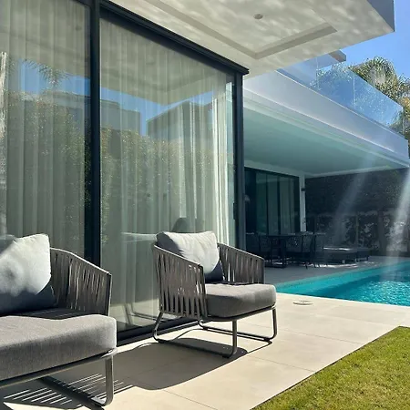 Villa 4br In Juan Chinchilla