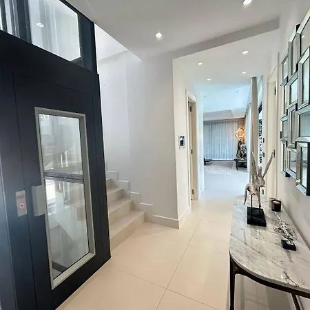 Villa 4br In Juan Chinchilla *